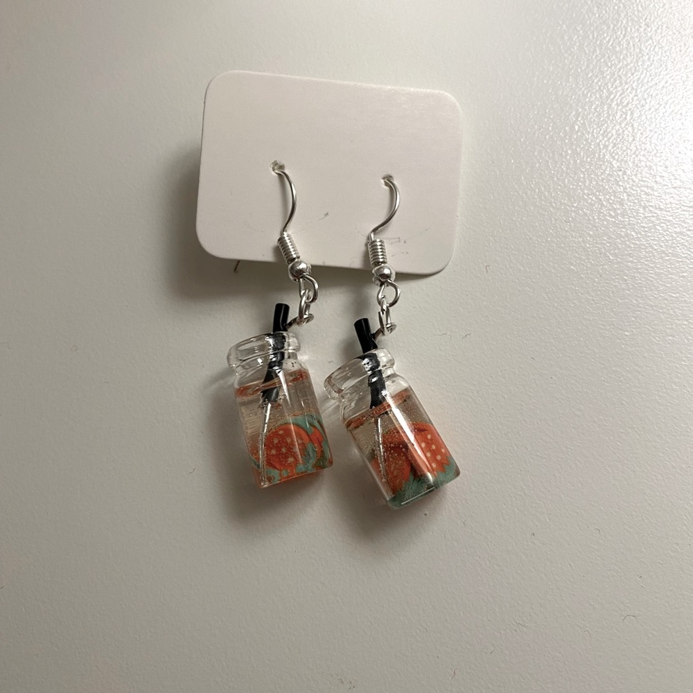🌟4/$25🌟 Strawberry Dangling Earrings
